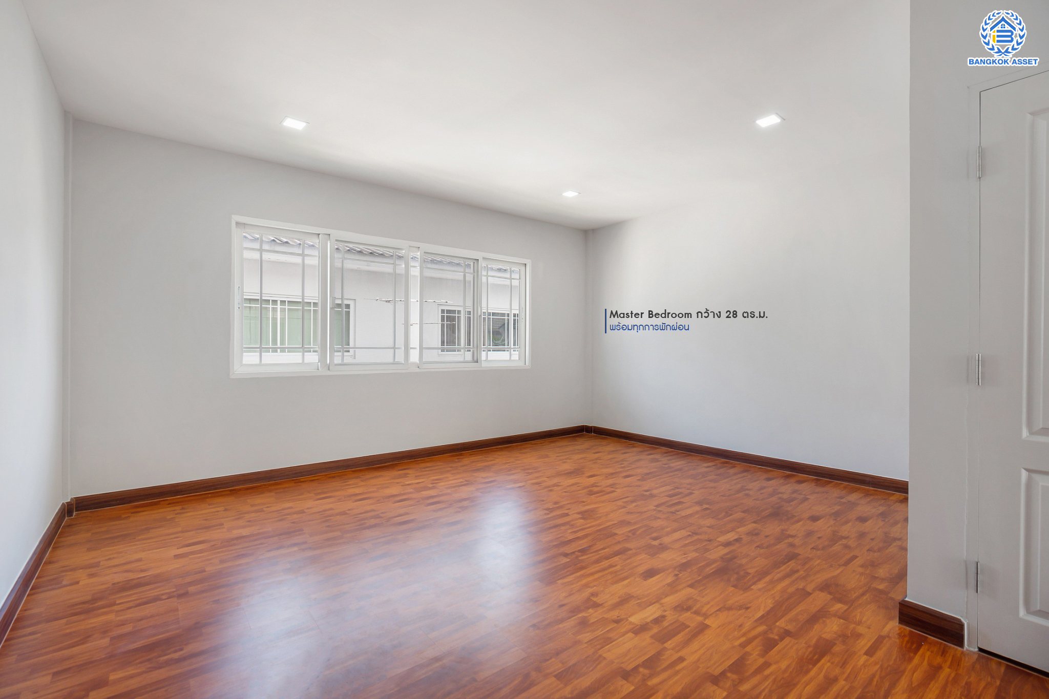 ทาวน์เฮ้าส์มือสอง 3 ชั้น ม.เดอะเทอเรซ ลาดพร้าว71 เนื้อที่ 21.6 ตร.ว. ฟังก์ชัน 3 ห้องนอน 4 ห้องน้ำ (ห้องนอนทุกห้องมีห้องน้ำในตัว) จอดรถได้ 2 คัน บนสุดยอดทำเลใจกลางเมือง! ตอบโจทย์ทุกไลฟ์สไตล์ ใจกลางห้างฯชั้นนำ เชื่อมต่อทั้งถนนเกษตร-นวมินทร์ , ลาดพร้าว , รัชโยธินฯ ใกล้ทางด่วนรามอินทรา เดินทางสะดวกสบาย ด้วยรถไฟฟ้าสายสีน้ำตาล "สถานีโรงเรียนสตรีวิทยา2"